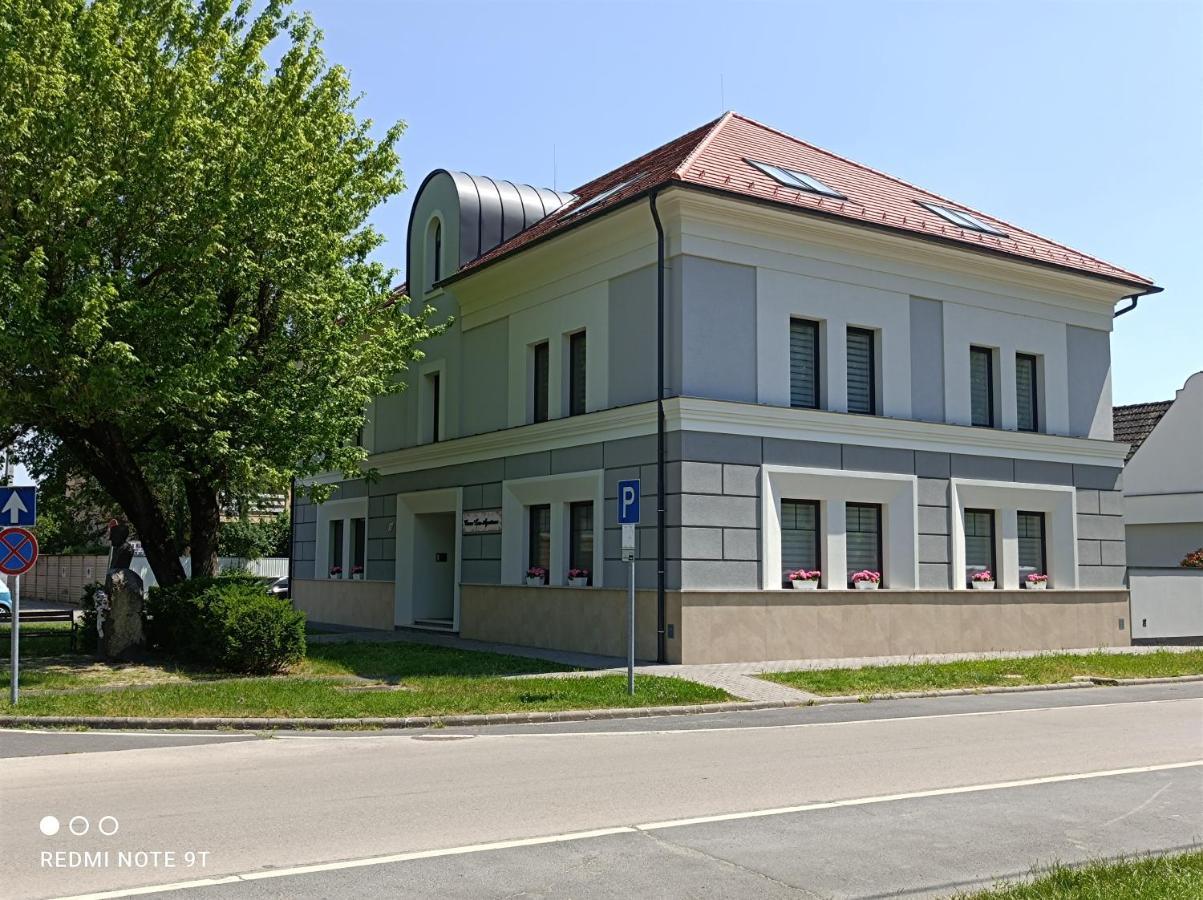 Corso Lux Apartman Gyula Exterior foto