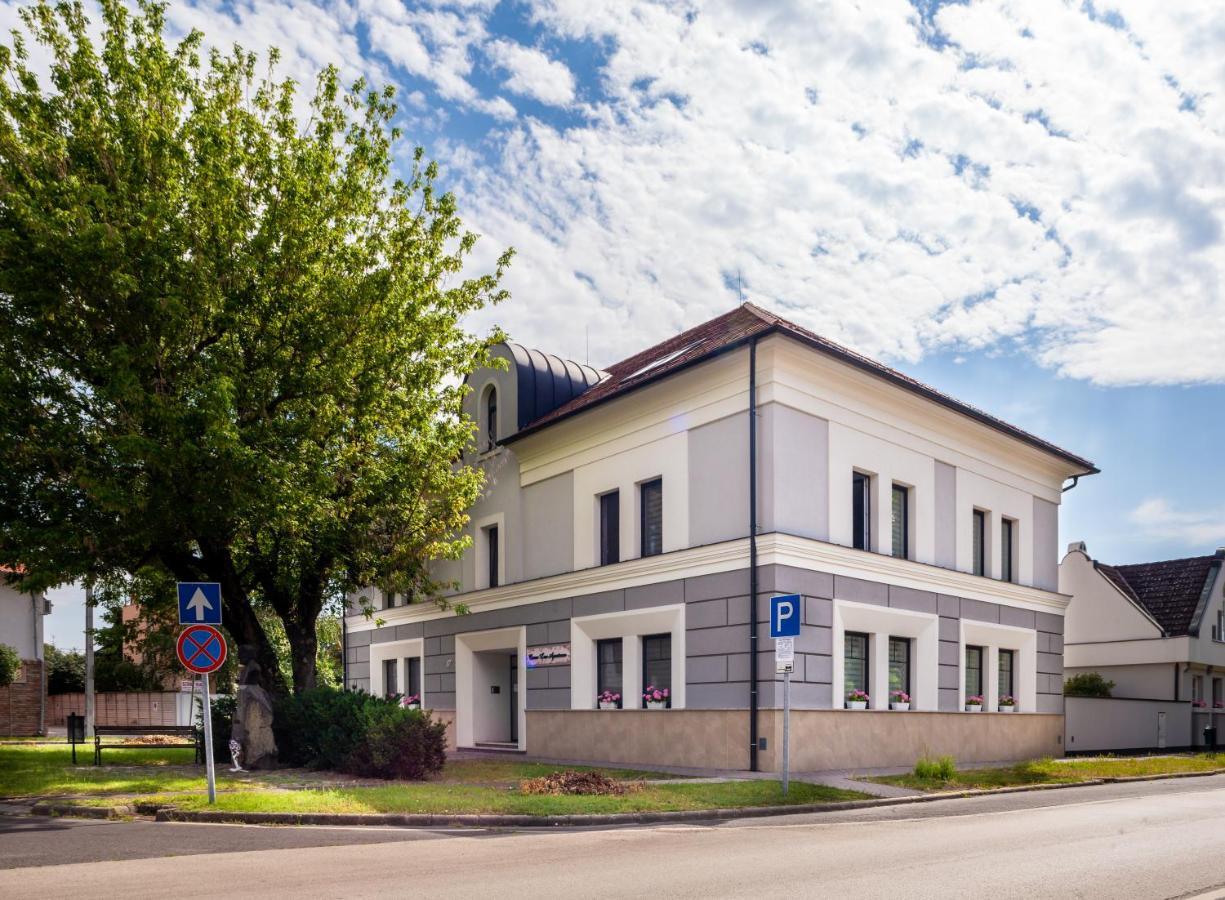 Corso Lux Apartman Gyula Exterior foto